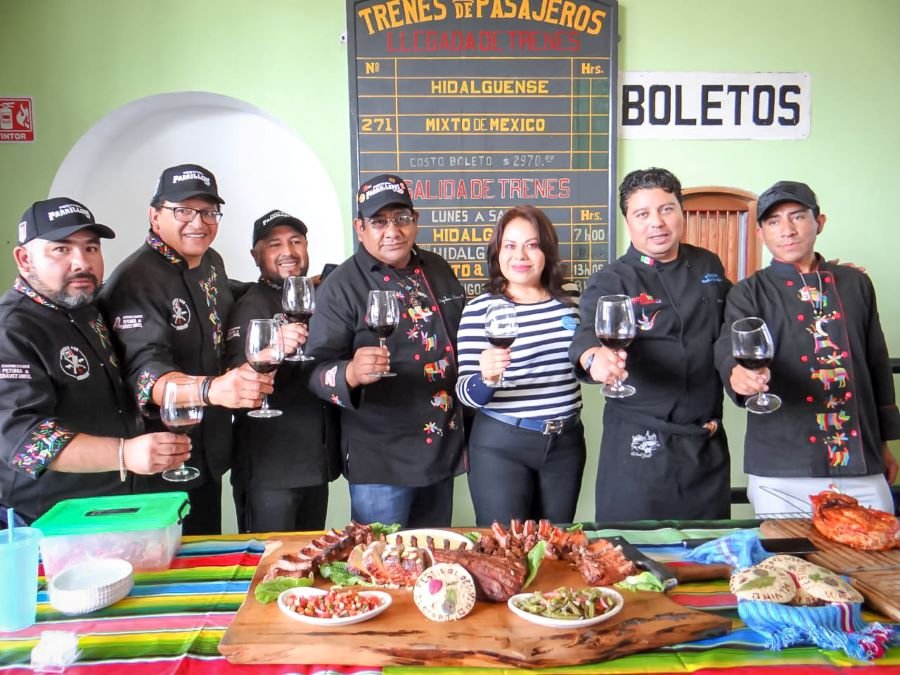 Festival en Tecozautla Combina Vino y Asado Con Aguas Termales