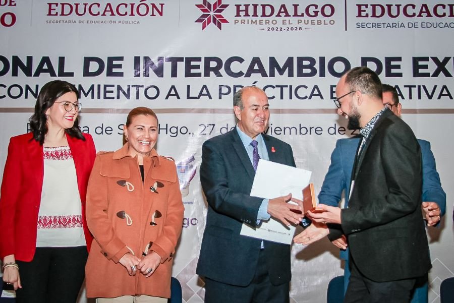 Galardona Usicamm a Docentes de 4 Estados, Entre Ellos Hidalgo