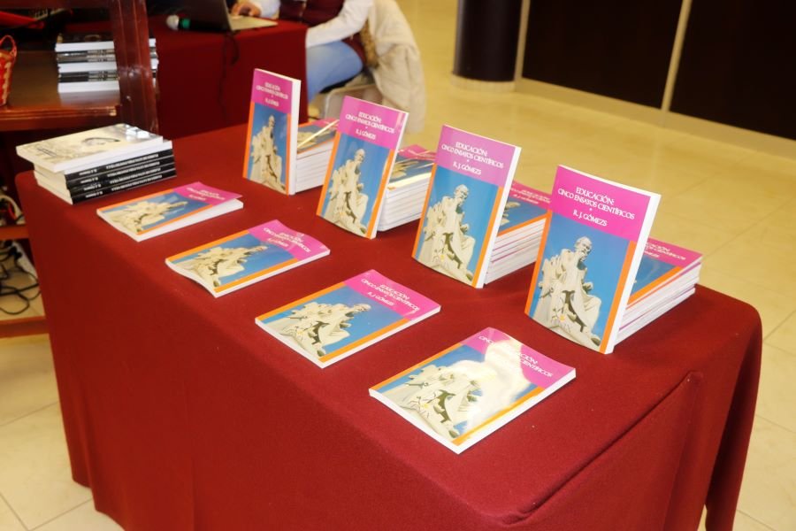 UPT Realiza   el “Día Nacional del Libro” Presentación de los Libros Cinco Ensayos Científicos