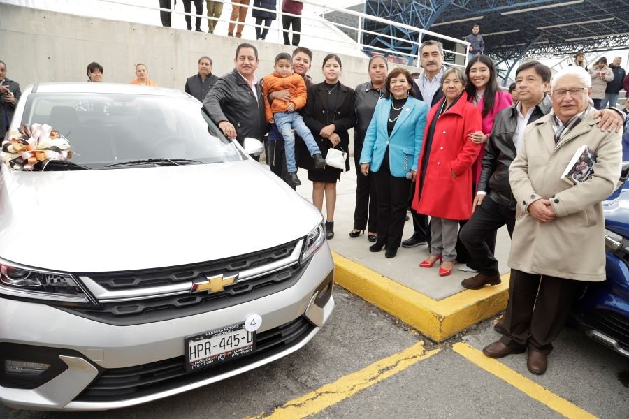 Beneficia UAEH a Personal Con Entrega de Vehículos