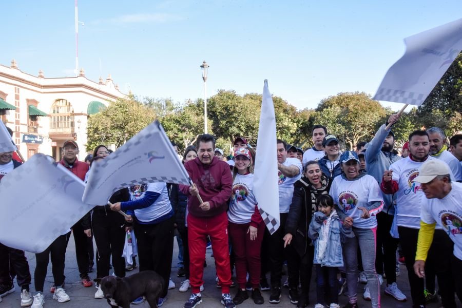 Carrera Familiar en Pro de Un Estilo de Vida Saludable, Combatir Las Adicciones y la Violencia, se Llevó a Cabo en el Municipio de Apan