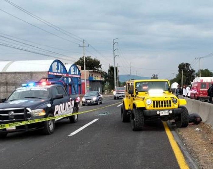 Ejecutan a un Hombre a Balazos Sobre la Carretera  Pachuca-Actopan Cuando Conducía un Vehículo  Jeep Color Amarillo