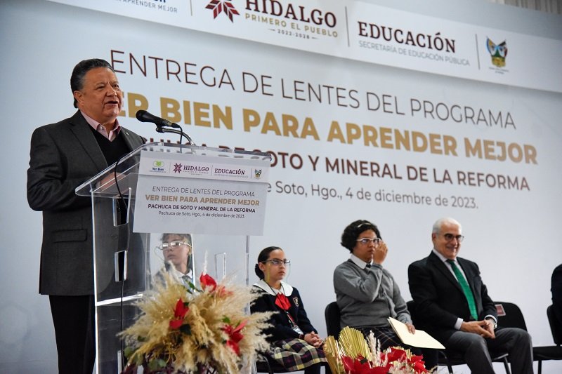 Entrega Gobierno de Hidalgo Lentes a Estudiantes de Nivel Básico