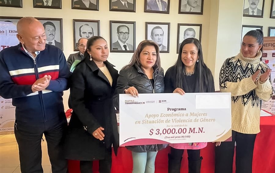 Entrega Gobierno de Hidalgo Apoyos Económicos a Mujeres