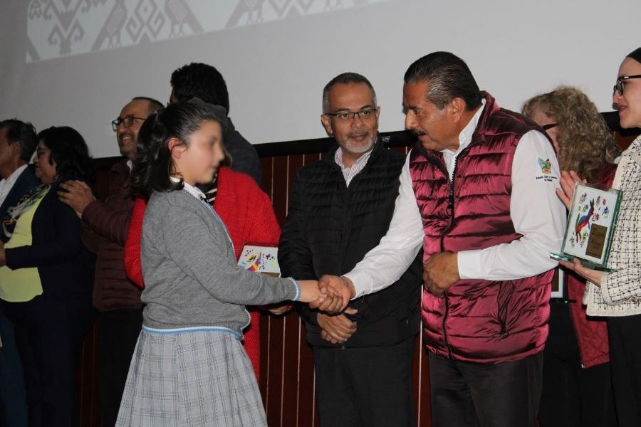 IHE Fomenta la Expresión Oral en Educación Básica