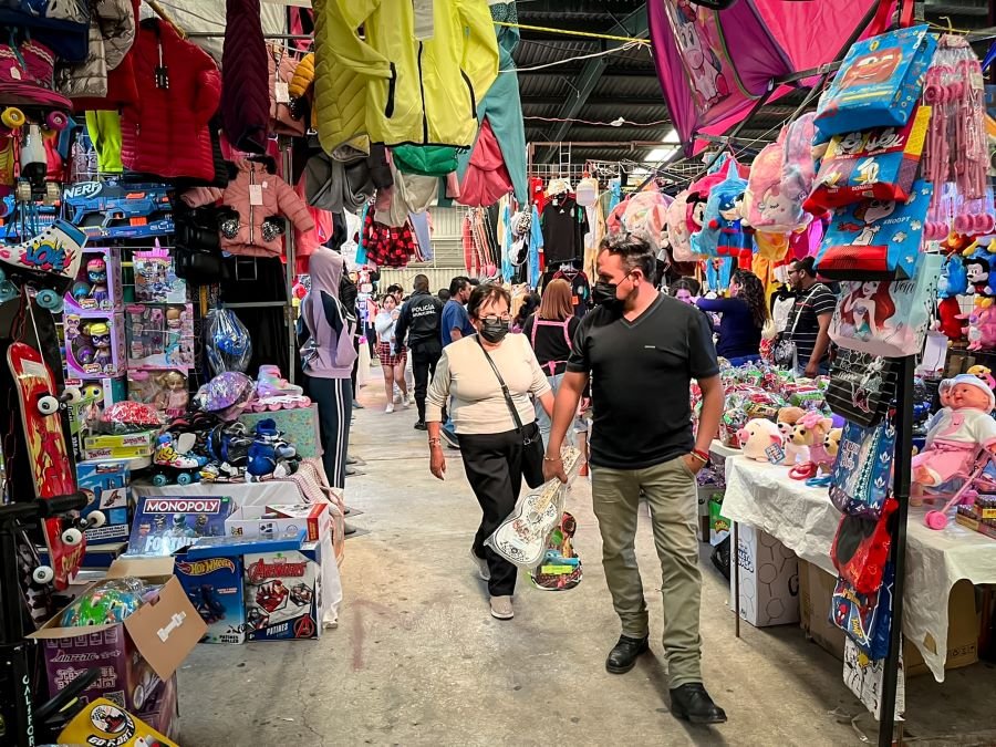 Disfruta la Magia de la Navidad en el Segundo Tianguis Navideño 2024