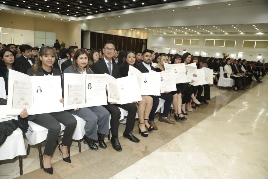 Otorga UAEH 1500 Títulos Profesionales a Egresadas y Egresados de Licenciatura