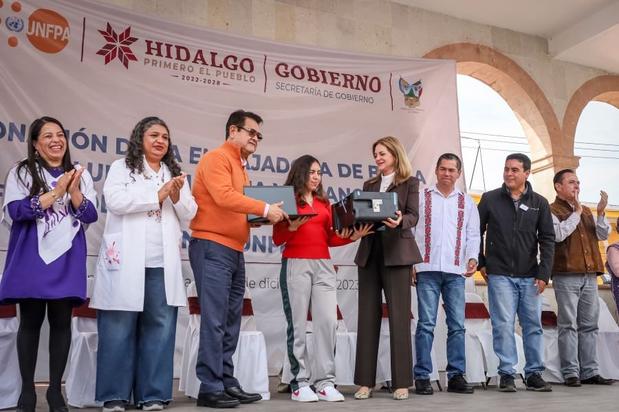 Región Otomí-Tepehua Recibe Donación de Equipo Para la Atención de Mujeres Embarazadas