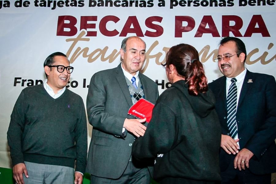 Titular de la SEPH Encabezó Entrega de “Becas Para la Transformación” en la UPFIM