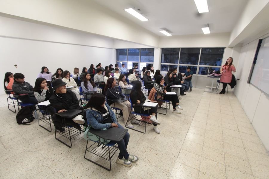 Inicia Periodo Escolar Enero-Junio 2024 la 1ra Generación de la Preparatoria Número 8, en Acaxochitlán.