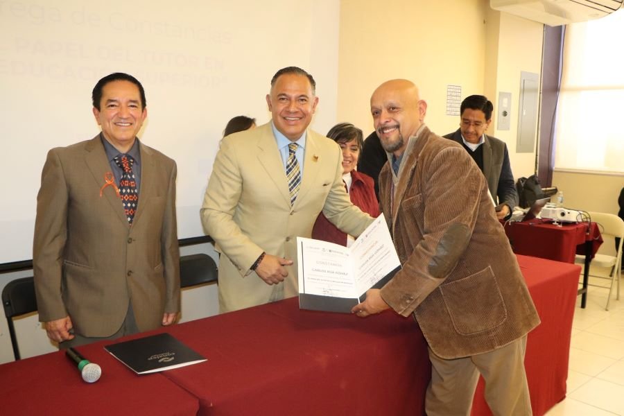 Docentes de la UPT Reciben Capacitación