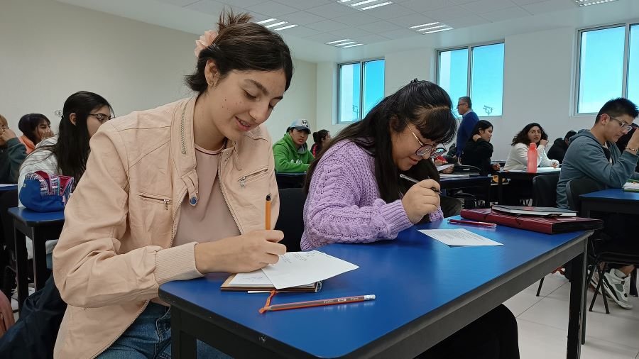 ICAp Brinda Acompañamiento a Estudiantes de Primer Semestre