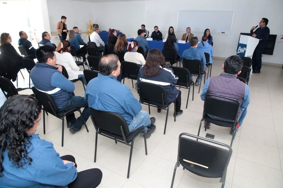 Impartió UAEH Curso de Inglés a Empresa en Tepeapulco