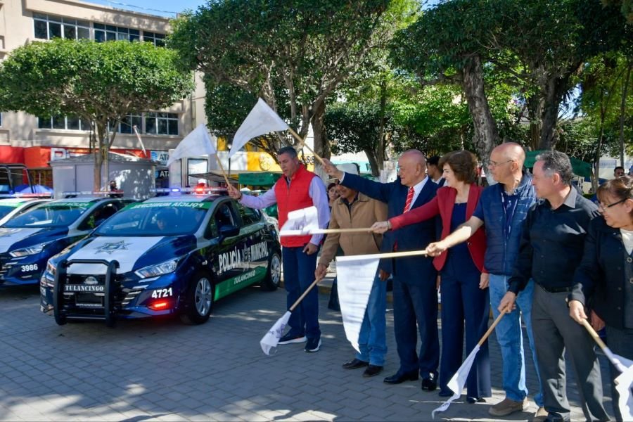El Edil de Tulancingo Jorge Márquez, Entrega de Cinco Patrullas Nuevas a Seguridad Pública
