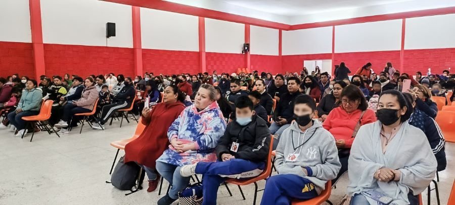 Realiza IHE Taller Para Promover la Creatividad a Través Del Arte Entre Estudiantes Con Discapacidad