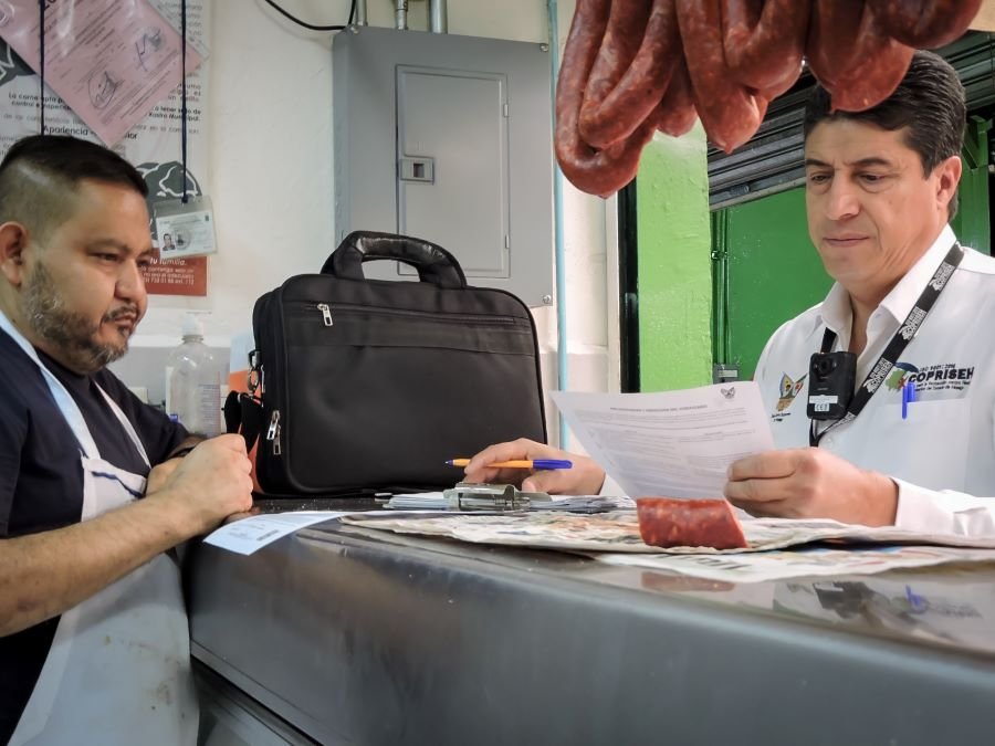 Sanidad Municipal y COPRISEH Verifican Que Manejadores de Alimentos Cumplan Normas Sanitarias