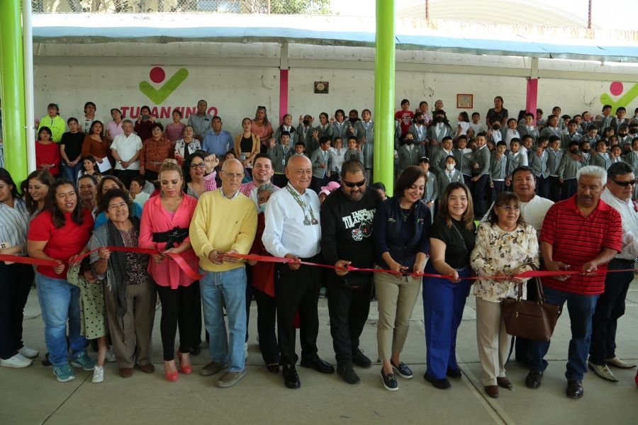 Alcalde Jorge Márquez Inauguró Nueva Techumbre en Cancha de Usos Múltiples del Polígono La Cañada