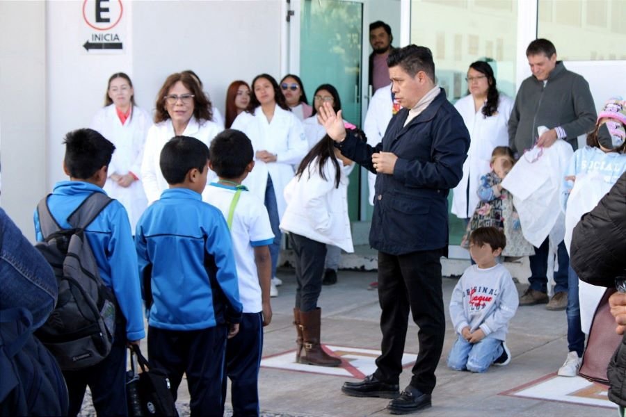 Celebra el Distrito de Educación, Ciencia, Tecnología e Innovación a Mujeres y Niñas a Través de la Ciencia