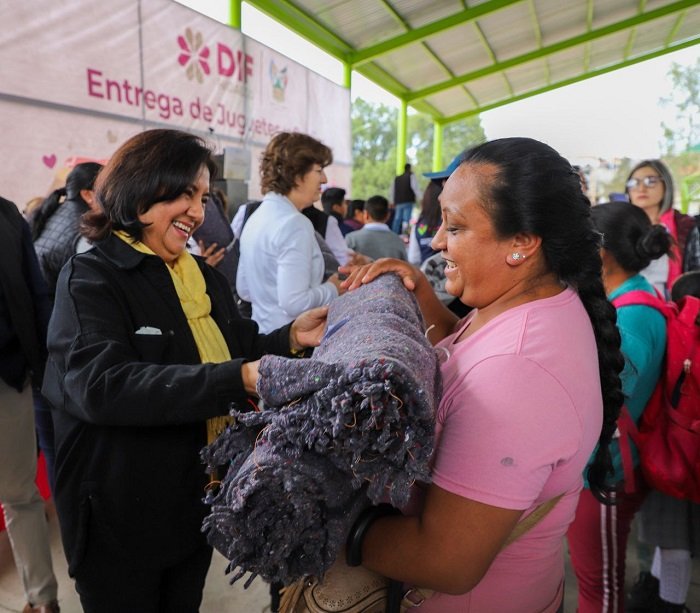 Entrega DIFH Apoyos a Más de 14 Mil Hidalguenses