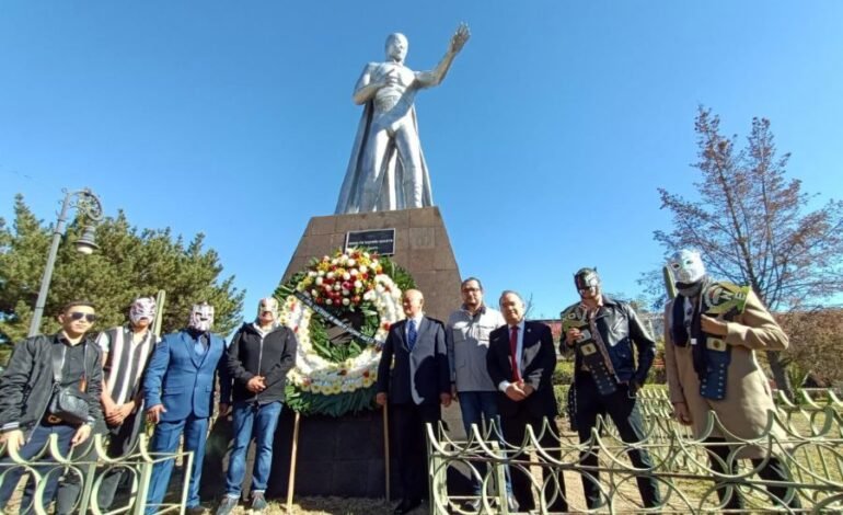 Homenaje a Dos Íconos Universales, Este 5 de Febrero Aniversario luctuoso del Santo y natalicio de Gabriel Vargas