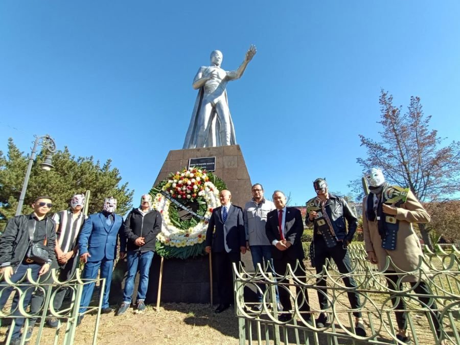 Homenaje a Dos Íconos Universales, Este 5 de Febrero Aniversario luctuoso del Santo y natalicio de Gabriel Vargas