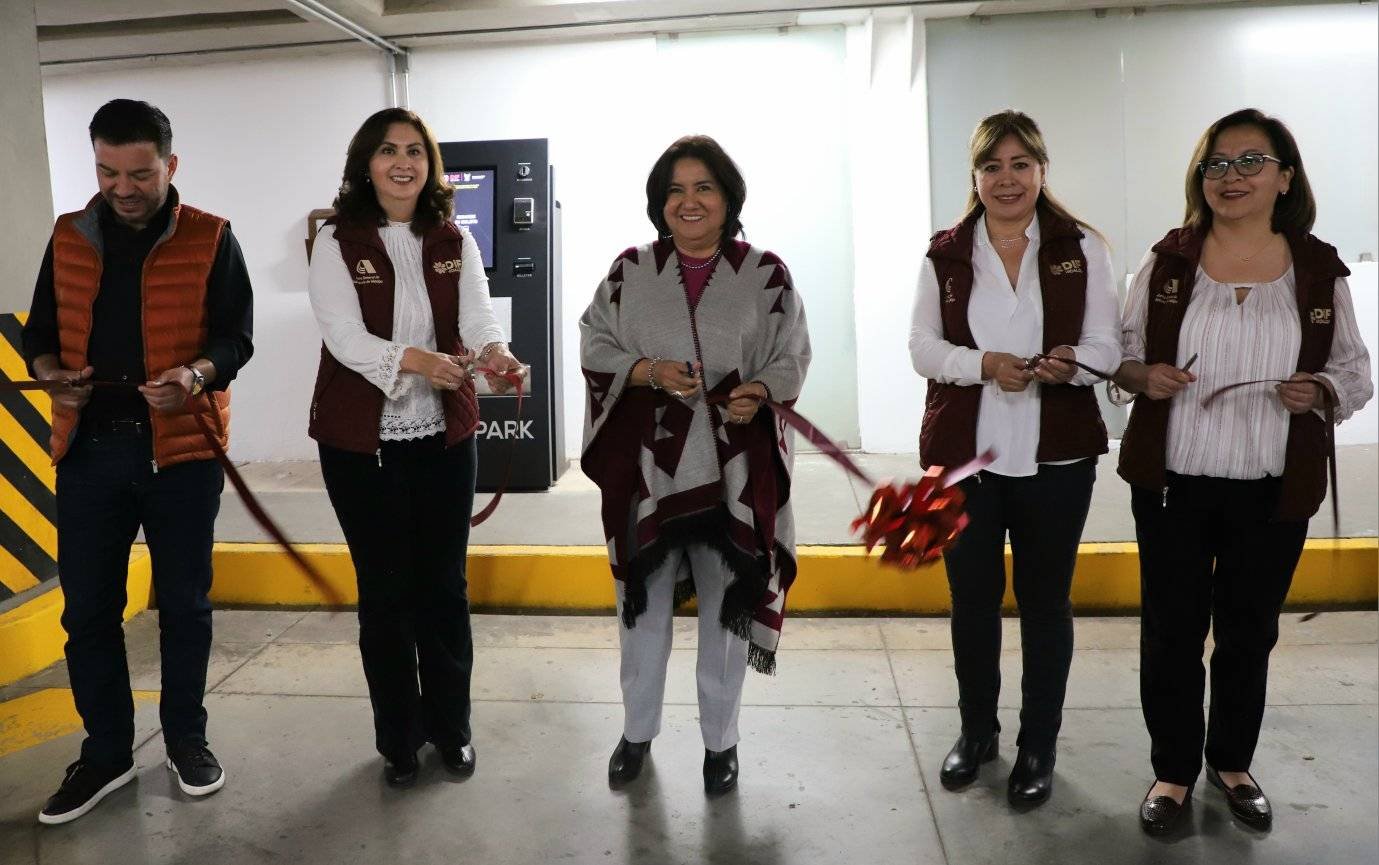 Inaugura Edda Vite Nueva Unidad de Cobro Automatizado del Estacionamiento del Reloj Monumental de Pachuca.