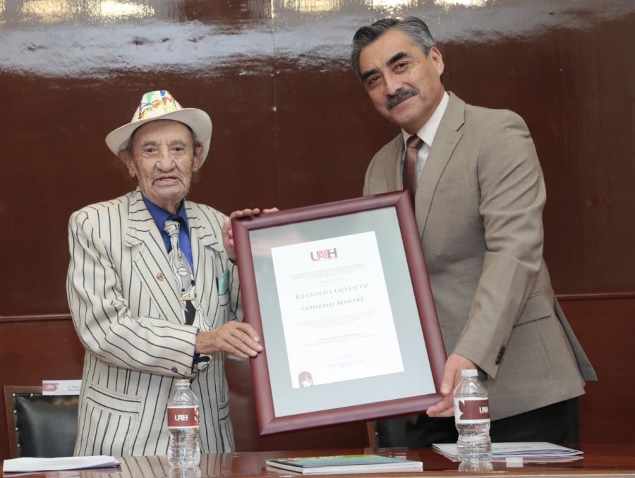 Reconoce UAEH Trayectoria de Gonzalo Martré a sus 95 Años de Vida