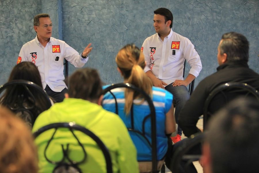 Adolfo Pontigo Escucha Las Necesidades de Vecinos de la Colonia Morelos y Real Del Valle