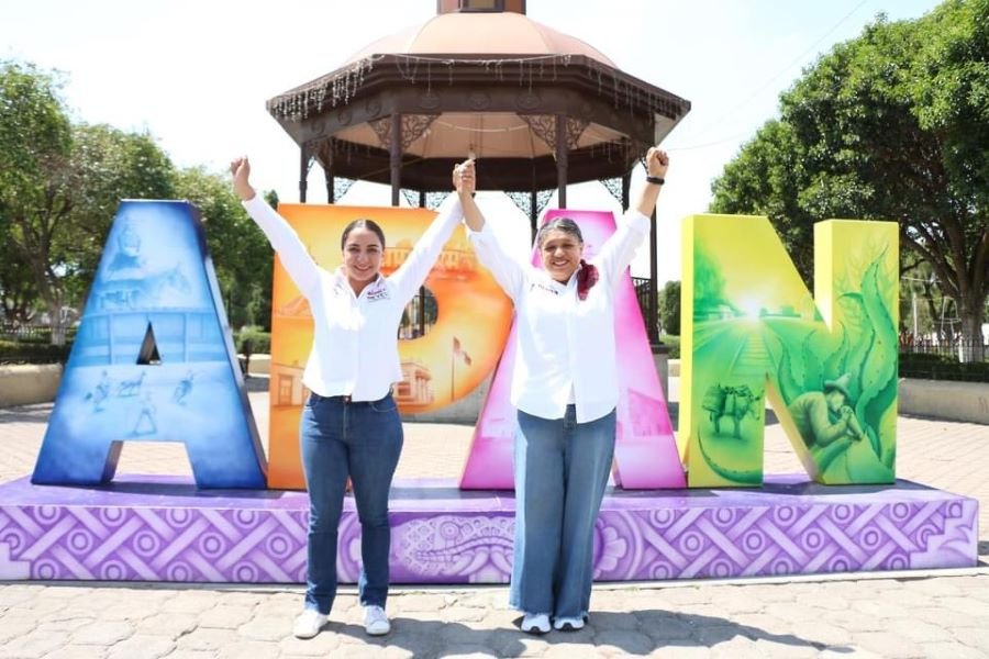 Escucha Zorayda Robles a Ciudadanos de la Cabecera Municipal de Apan