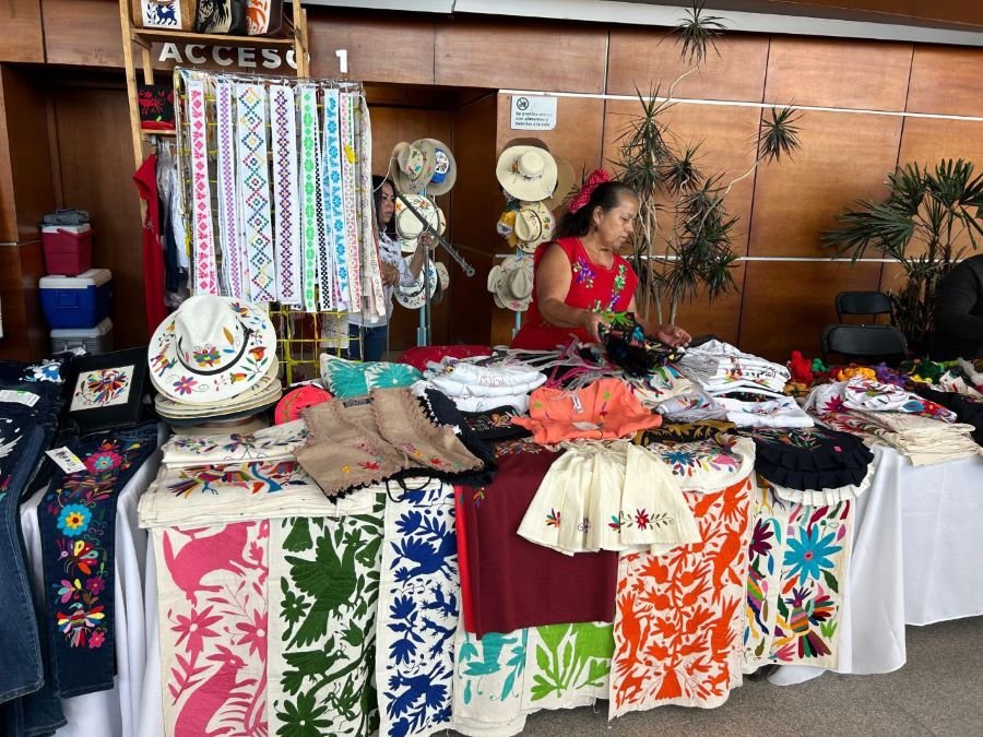 Gran Interés Despertó Exhibición del Tenango Más Grande del Mundo