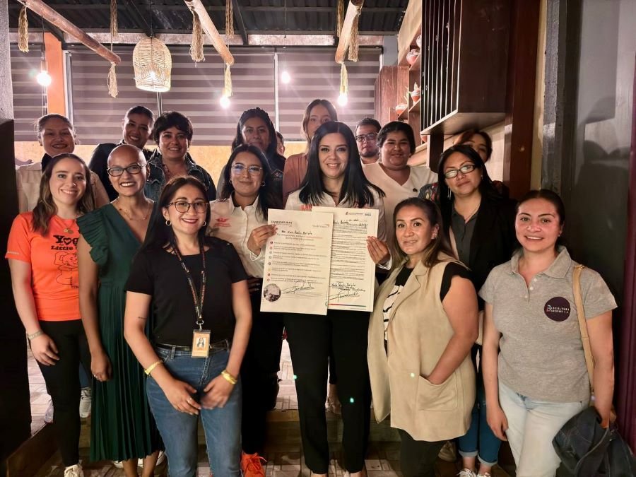 Karla Perales, candidata de MC, Primer Candidata de Hidalgo en Firmar Compromiso la niñez con World Vision México.