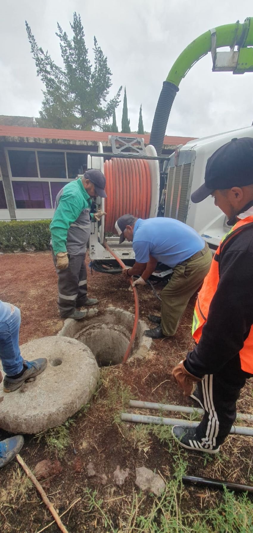 Lluvias y Basura Generan “Taponamientos” en Atarjeas y Alcantarillas
