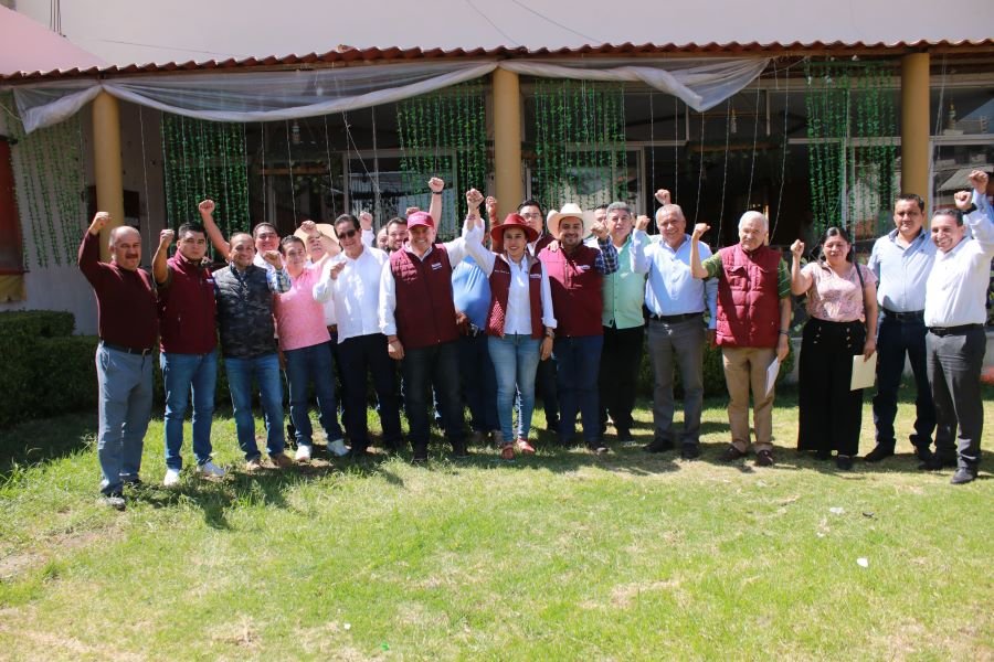 Se Reúne Simey Olvera Con Estructuras de Zacualtipán y Metztitlán