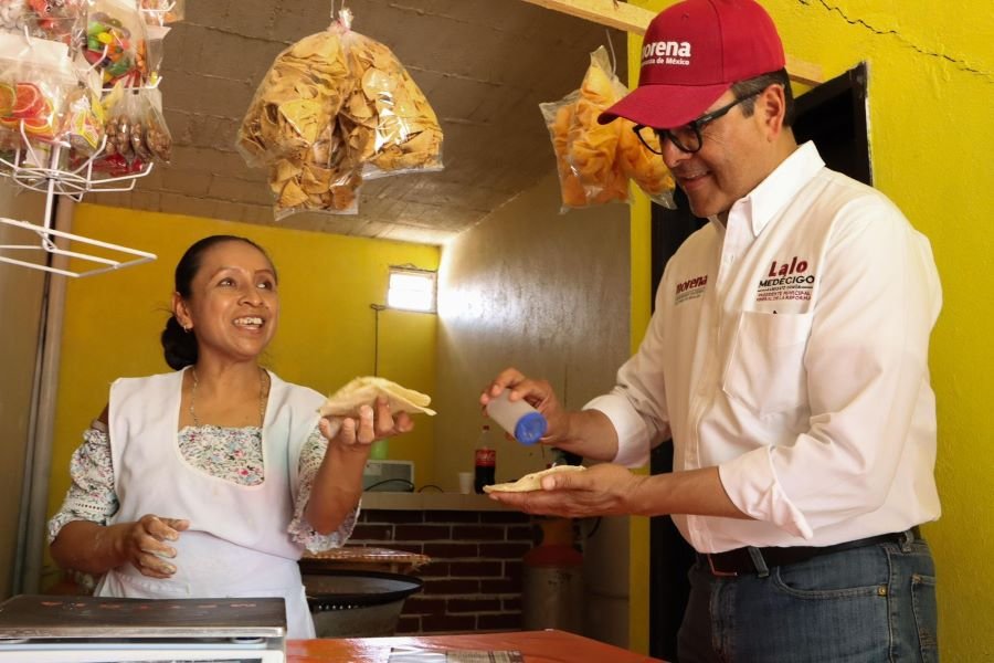 VECINOS DE LA ÁVILA CAMACHO Y LA MILITAR PLANTEAN PROBLEMÁTICAS A LALO MEDÉCIGO