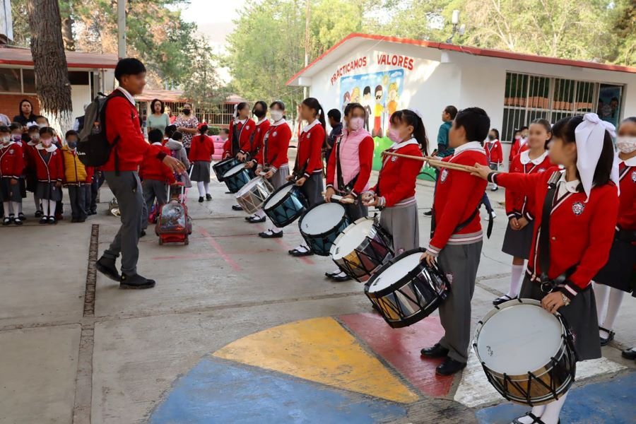 Autoridades del IHE Visitaron la Primaria Margarita Maza de Juárez