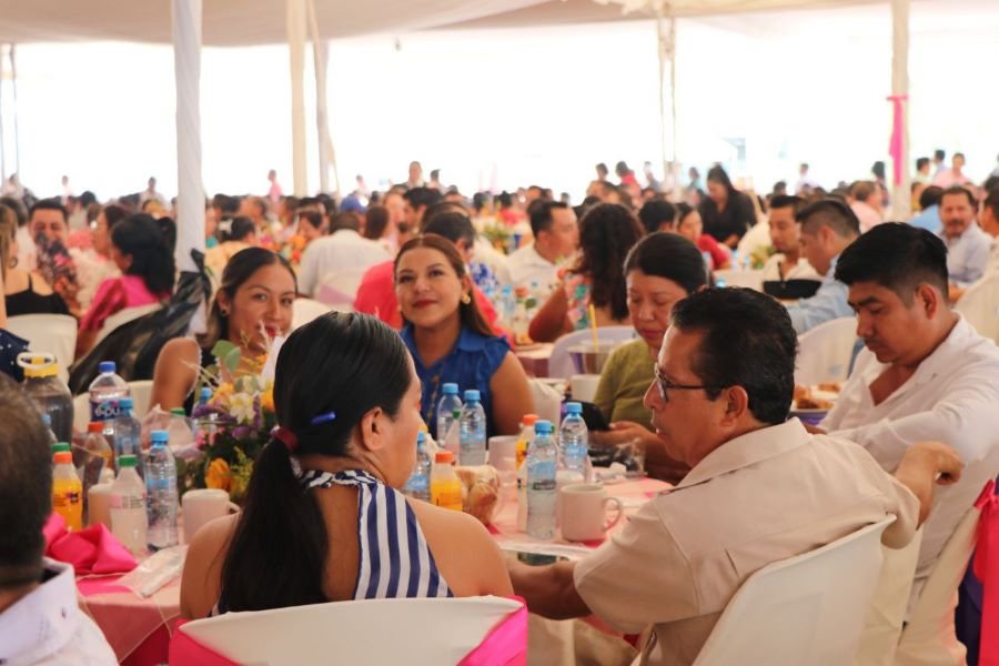 Celebran a Maestros en la Huasteca Hidalguense