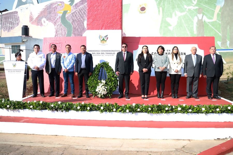 Guardia de honor en conmemoración del Día del Trabajo