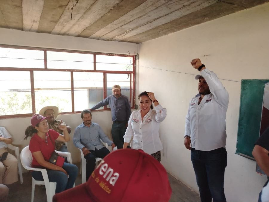 Imelda Cuéllar Se Reúne Con Autoridades Auxiliares De San Andrés Tianguistengo, Actopan