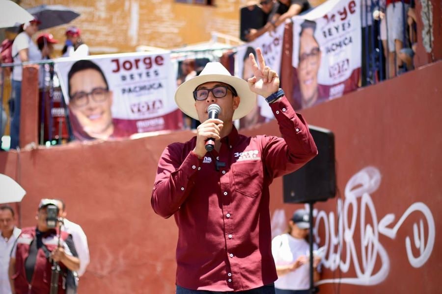 Intensifica campaña Jorge Reyes en colonias pachuqueñas