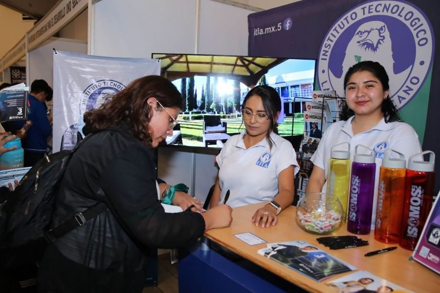 Jóvenes hidalguenses conocieron diversas ofertas académicas en Feria Educativa