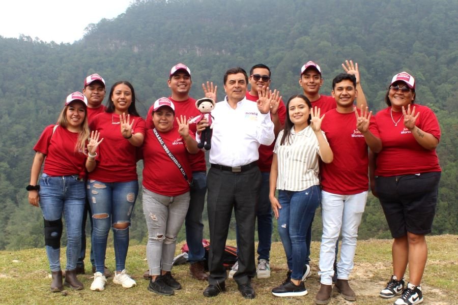 Locatarios de San Bartolo Tutotepec, Piden a Ubaldo González Rehabilitación del Mercado