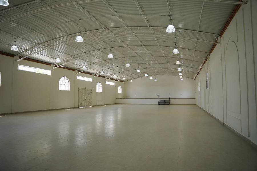 Mandatario Hidalguense Supervisa Los Trabajos de Reconstrucción del Plantel del Cemsad y de Remodelación del Auditorio de Esta Localidad