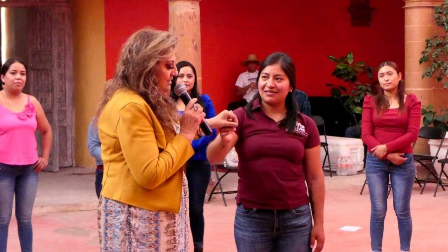 Participa Alma Elías en Campaña de Reforestación en Tecozautla