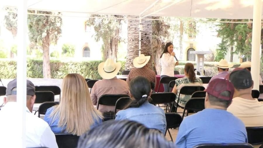 Productores de Tecozautla Piden Apoyo a Alma Elías