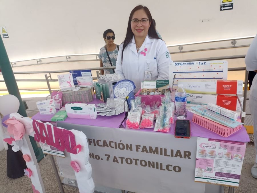 Promociona IMSS Hidalgo bienestar integral con Feria de la Salud en UMF No. 7 de Atotonilco