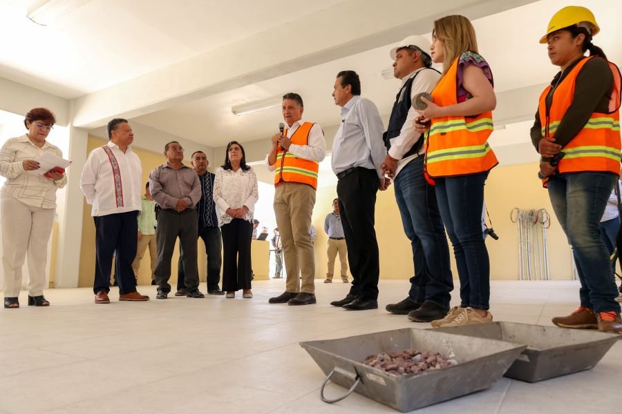 Recorrido por planteles educativos de la región del Altiplano