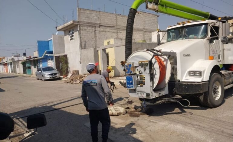 UNIDAD VACTOR DE LA CAAMT, BRINDA SERVICIO DE SANEAMIENTO Y LIMPIEZA DE DRENAJES; TANTO EN TULANCINGO Y LA REGIÓN