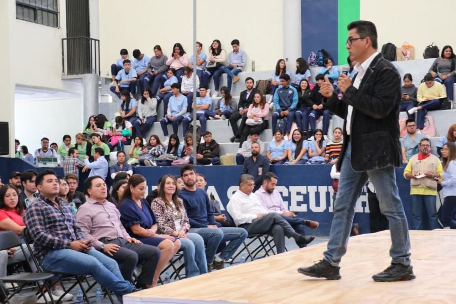 Va Lalo Medécigo Por Generar Mejores Condiciones Laborales A La Juventud De Mineral De La Reforma