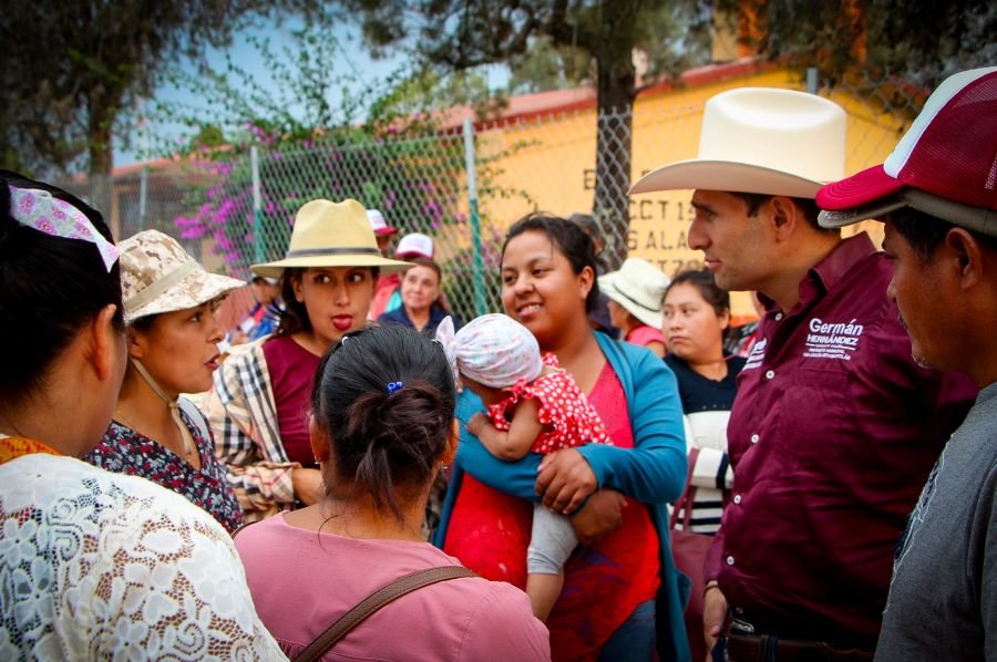 Vecinos de los Álamos Piden a Germán Hernández Mejores Caminos y Clínica Las 24 Horas