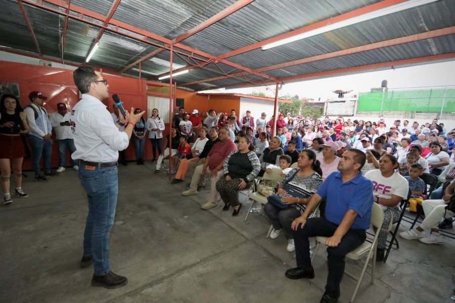 Vecinos de Santa Julia Piden a Jorge Reyes Limpieza y Desazolve del Canal Pluvial